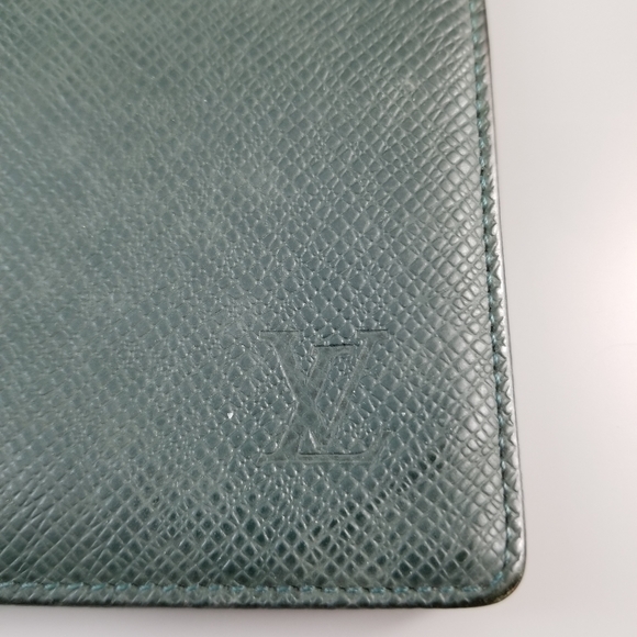 LOUIS VUITTON Vintage Taiga bifold wallet lime green Solid color France - Picture 9 of 16